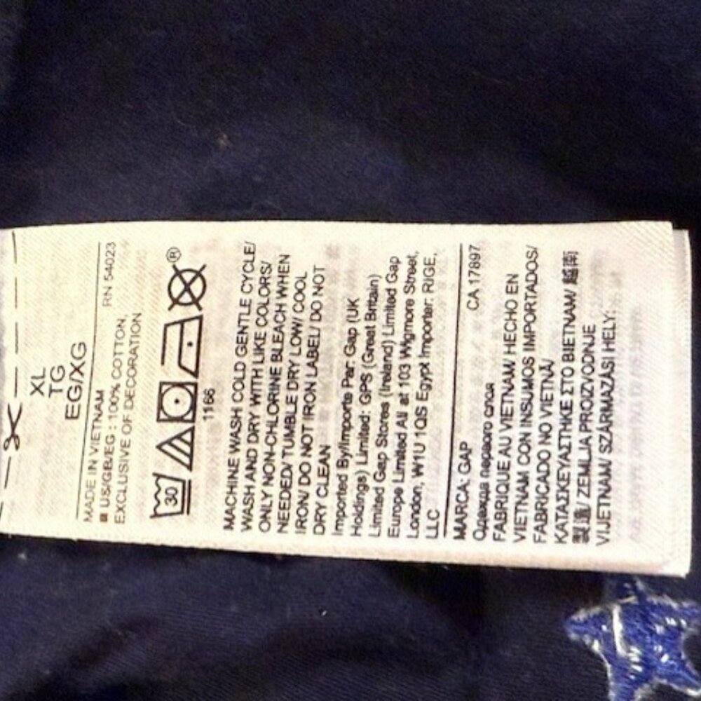 GAP Vintage Embroidered Star V-Neck T-Shirt - NWOT - Picture 16 of 16